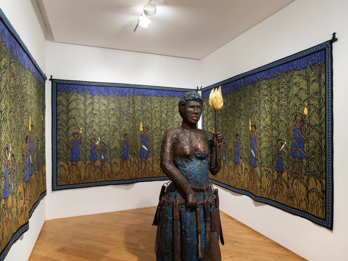 Vue de l’exposition « Alison Saar, Sweet Life », Galerie Lelong, 2025. © Alison Saar. Photo © Galerie Lelong