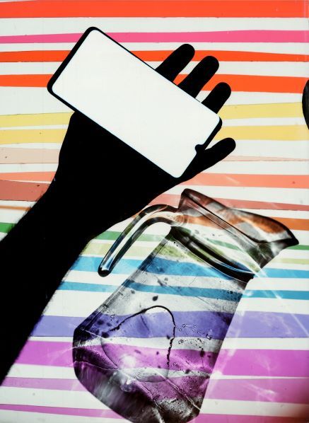 Baptiste Rabichon, Blue Screen of Death (série), 2022, photogramme.
Courtesy de l’artiste et galerie Binome, Paris
