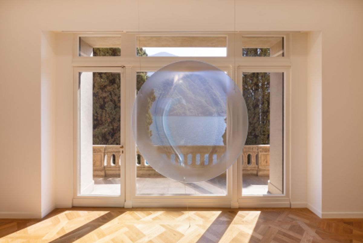 Mel O’Callaghan, Respire, Respire, 2019, installation dans l’exposition « Un lac inconnu », Bally Foundation, villa Heleneum, Lugano, Suisse, 2023. © Mel O’Callaghan. Photo Andrea Rossetti