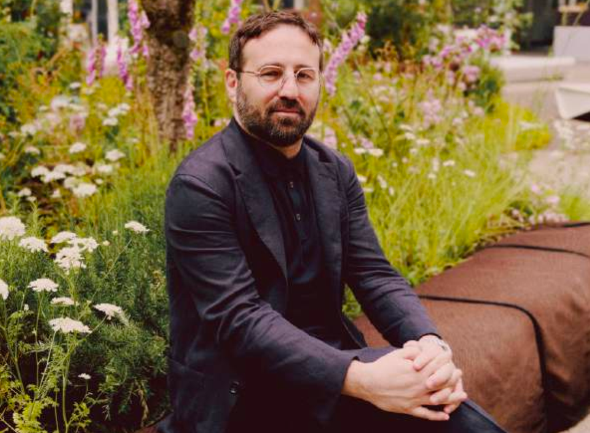 Vincenzo de Bellis, 2025. Photo : Mathieu Croizier pour Art Basel. Courtesy de Art Basel