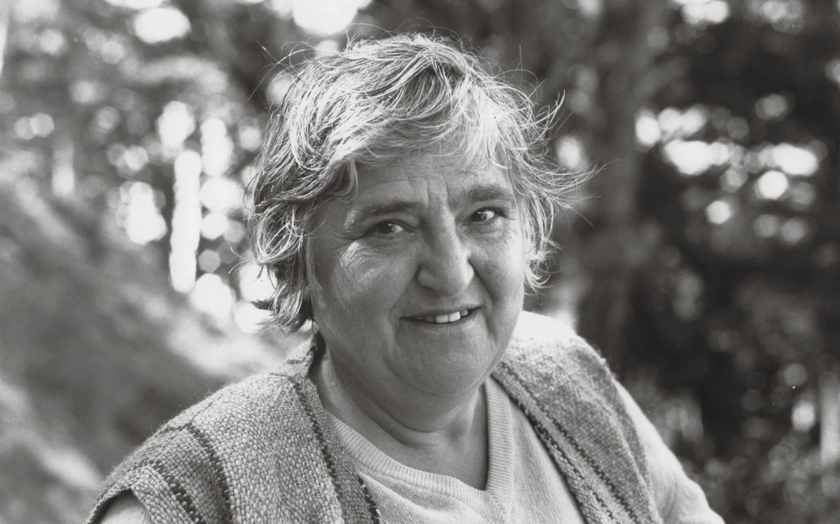 Etel Adnan, photographie de Simone Fattal. © Simone Fattal. Photo courtesy Sfeir Semler Gallery