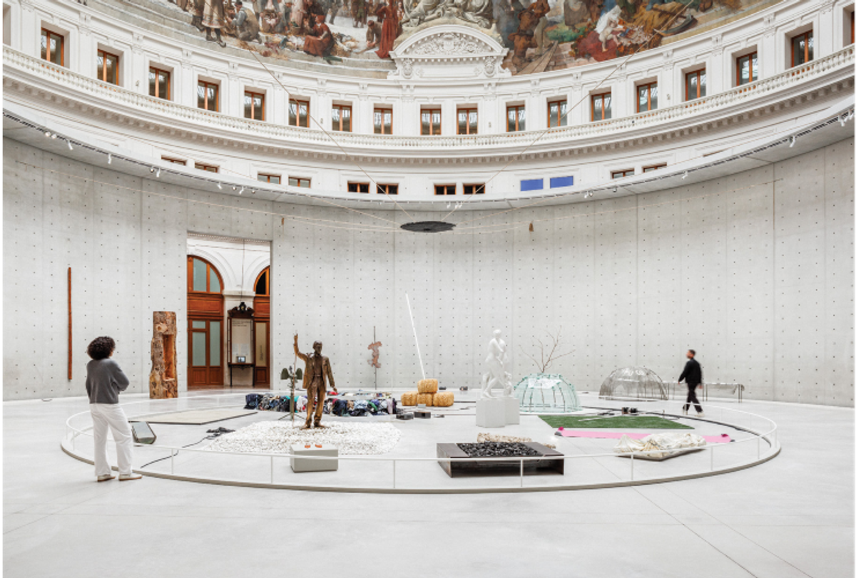 Vue de l’exposition « Arte Povera », Bourse de Commerce – Pinault Collection, Paris, 2024.
Courtesy de la Pinault Collection et de 11h45. Photo Florent Michel