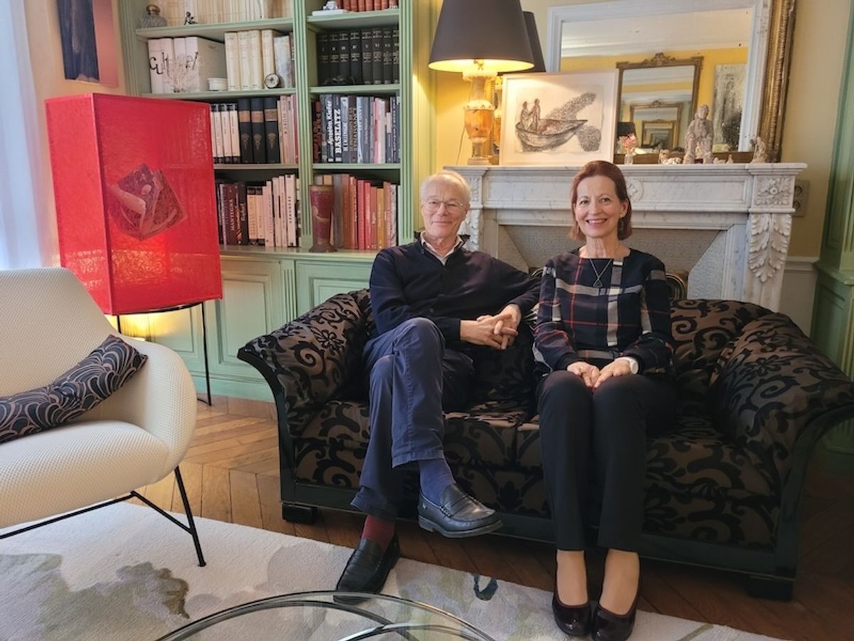 Éric et Isabelle Pujade-Lauraine chez eux à Paris.

Photo A.C.