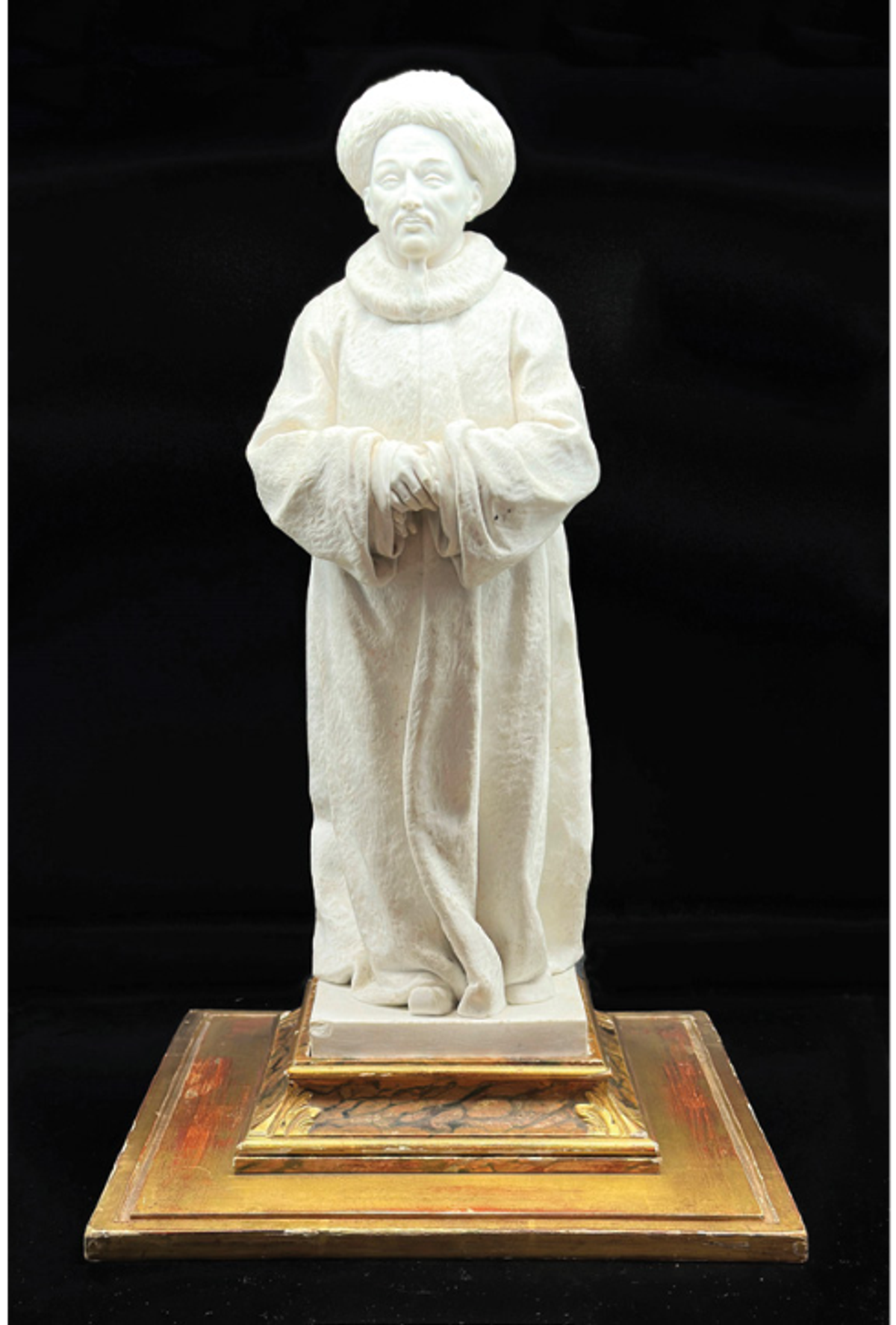 Manufacture de Sèvres, L’Empereur de la Chine, fin du XVIIe siècle, porcelaine de Sèvres, est. 20000-30000 euros. Courtesy Auctie’s
