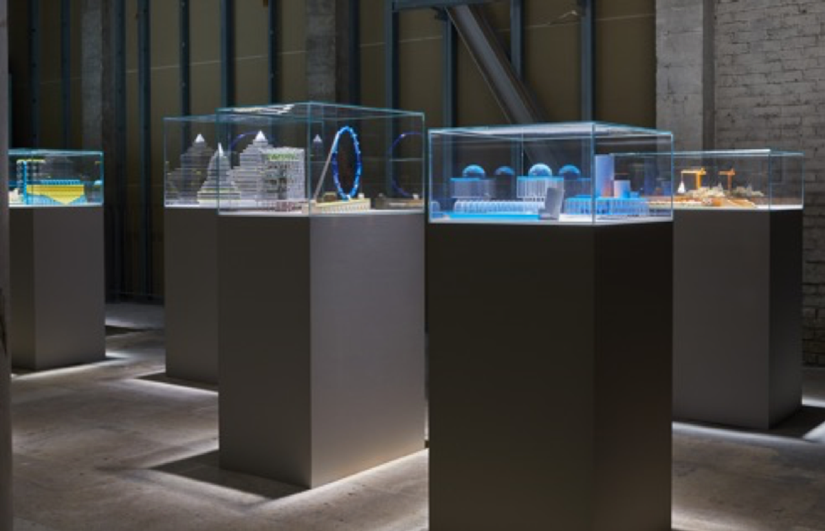 Léonard Martin, Grégory Chatonsky, Marielle Chabal, Alt + R, Alternative Réalité, exposition des lauréats Audi talents 2018 au Palais de Tokyo, à Paris. Courtesy Audi talents