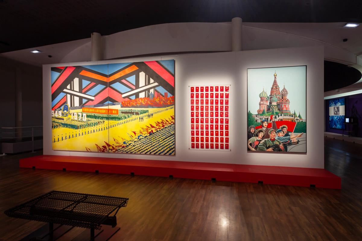 Vue de l’exposition « Années Pop, Années Choc, 1960-1975 » au Mémorial de Caen. Courtesy Mémorial de Caen - Fondation Gandur. © Mémorial de Caen