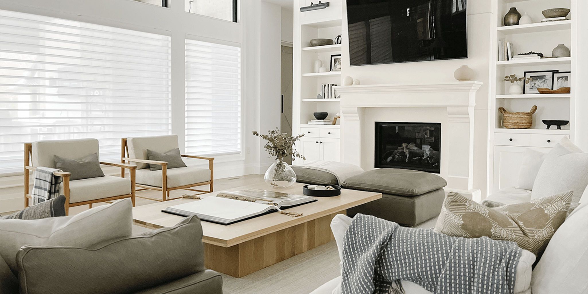 photo: living-room-bookcase-16-8-1:horizontal-lg