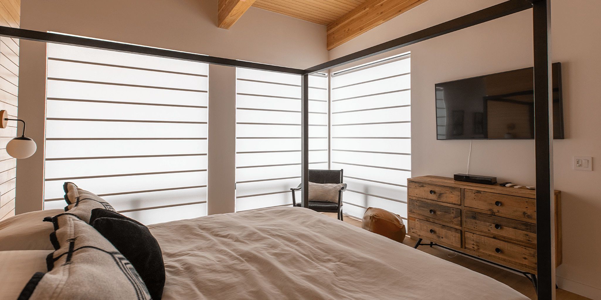 photo: bedroom-16-8-2:horizontal-lg