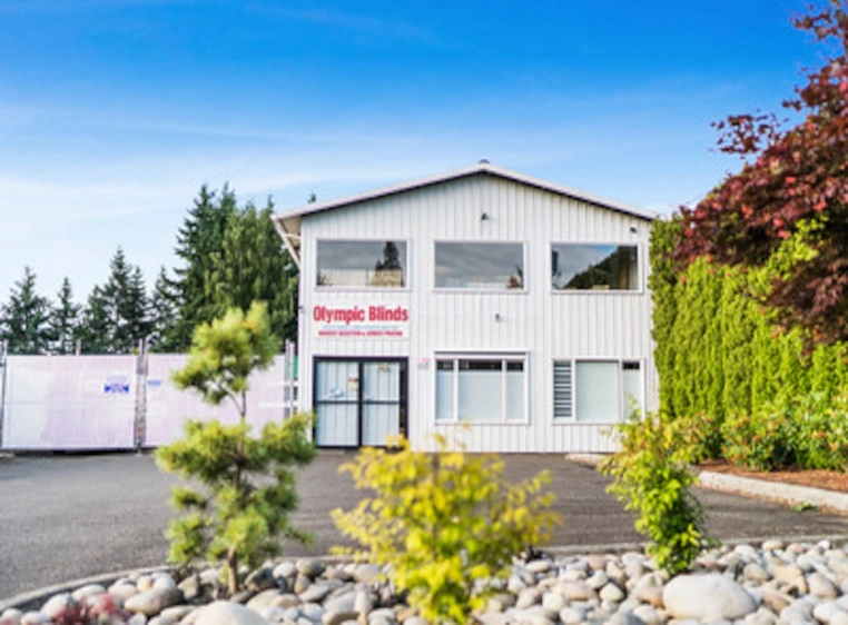 Hunter Douglas Dealer Image