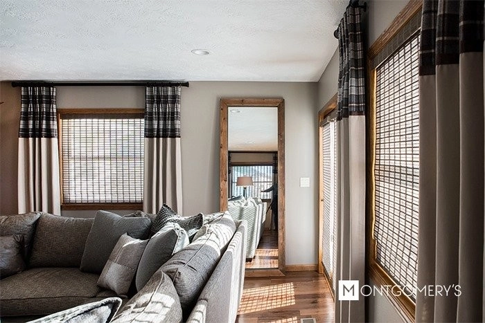 Hunter Douglas Dealer Image