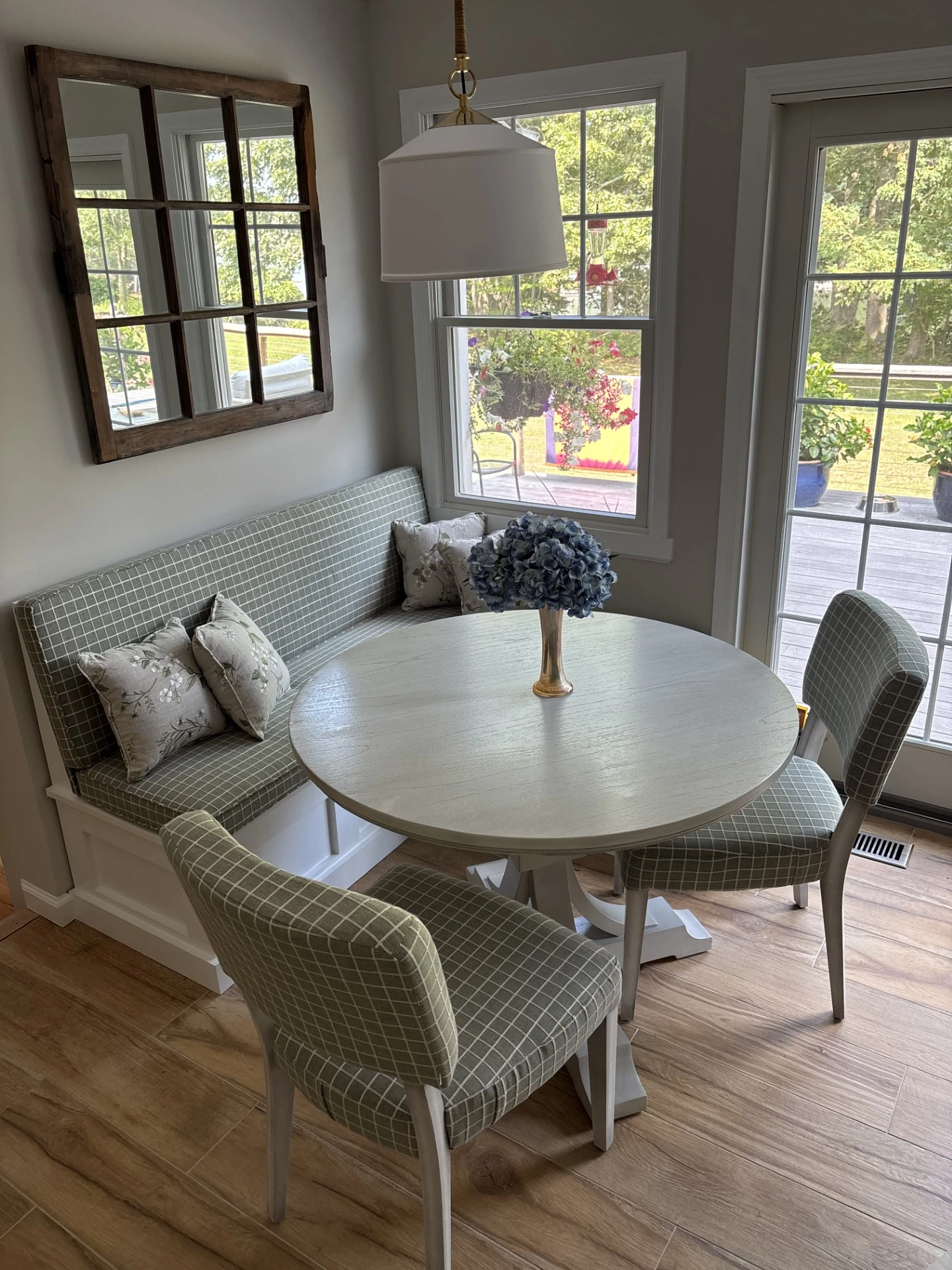 Upholstered bench and kitchen chairs.