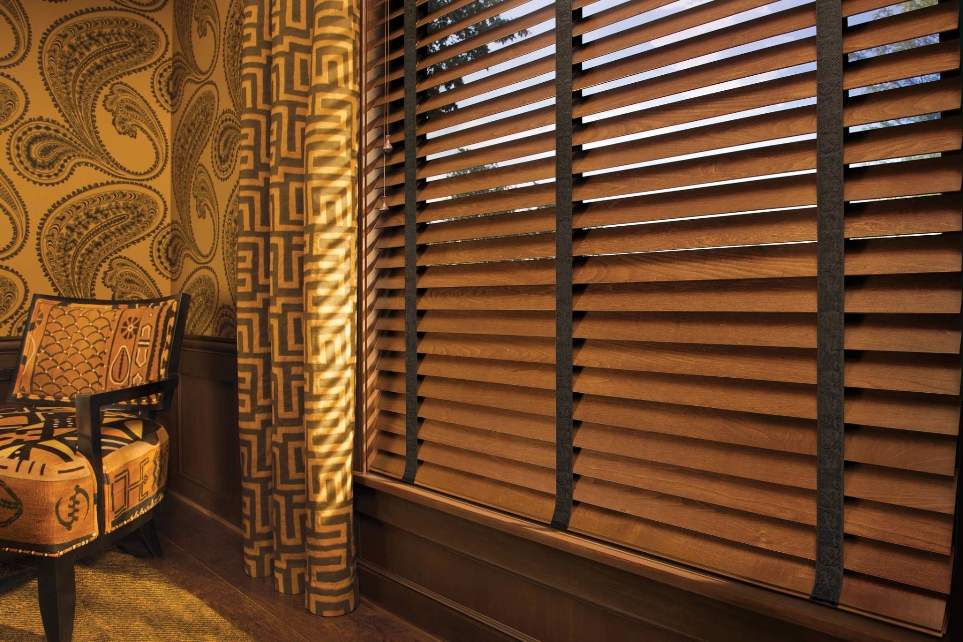 photo: 10040724-banner-the-benefits-of-wood-blinds.jpg