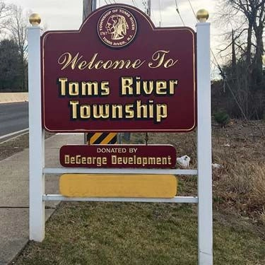 photo: Toms-river-sign.jpg