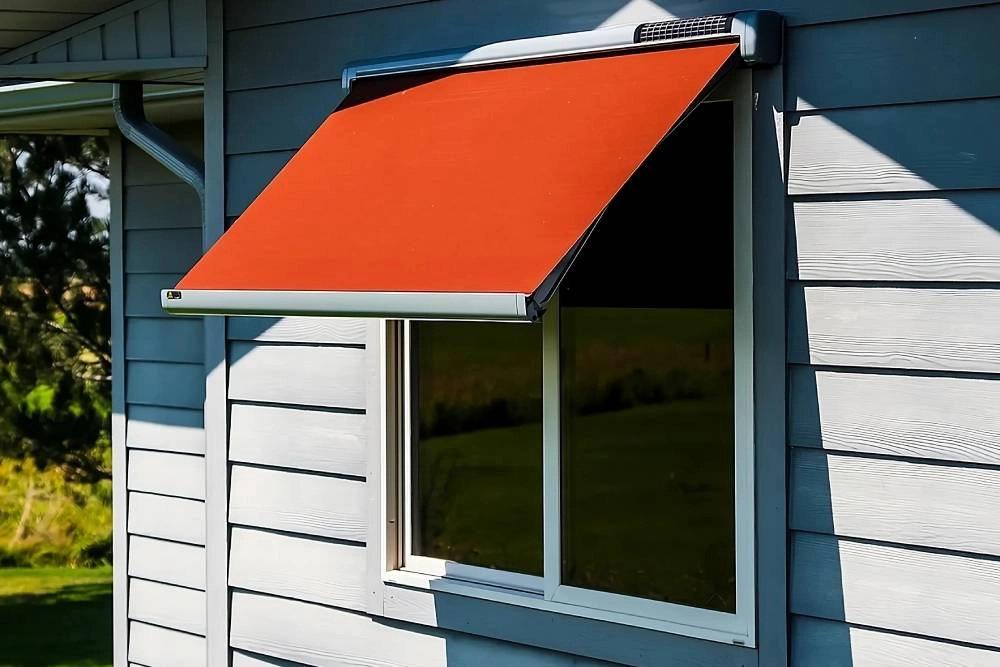 photo: 10028746-site-sol-lux-eos-awnings.jpg