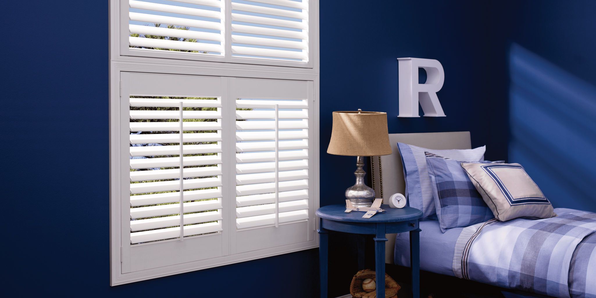 photo: palm-beach-polysatin-white-silk-38775211-3:horizontal-lg