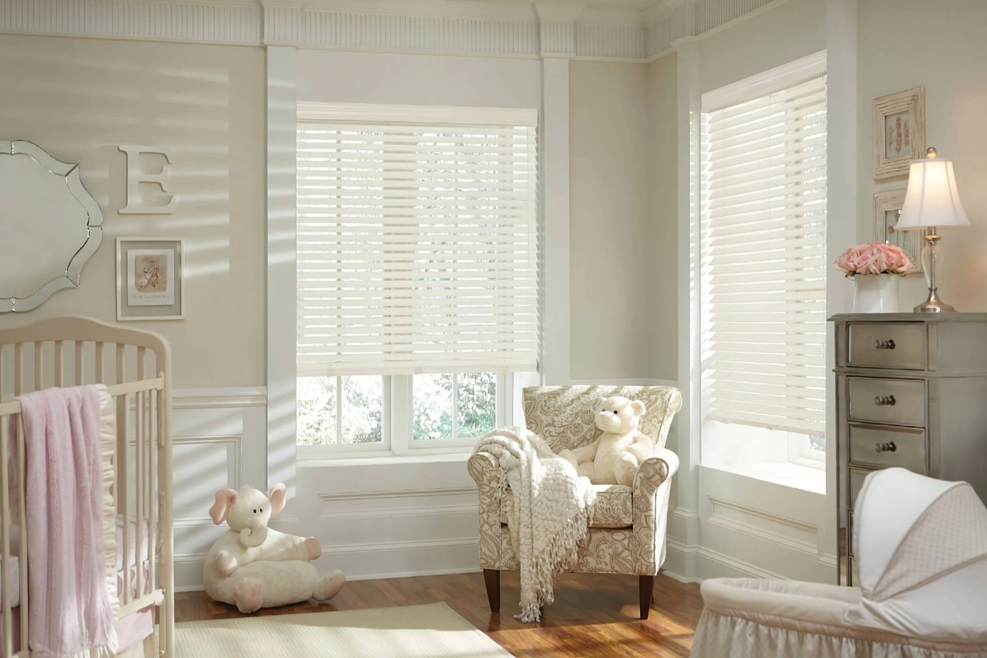 photo: 10040350-banner-how-do-our-cordless-blinds-work.jpg
