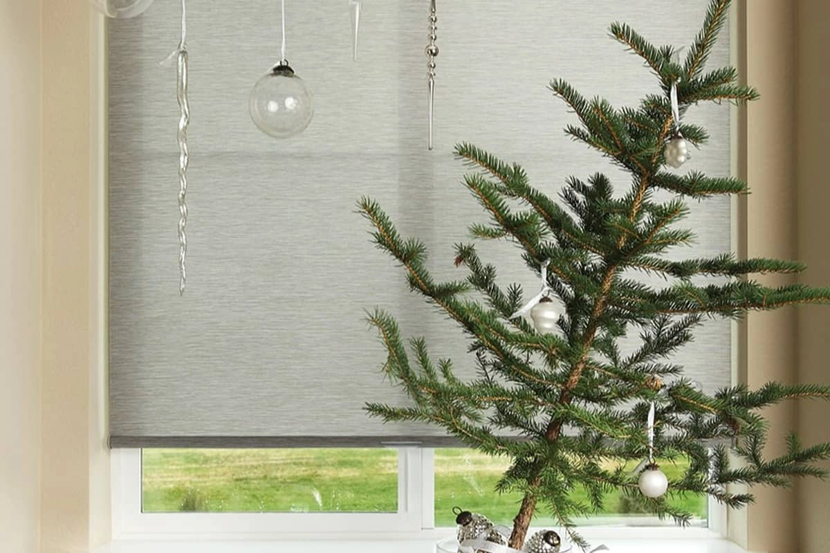 photo: 10040211-banner-dressing-unusual-windows.jpg