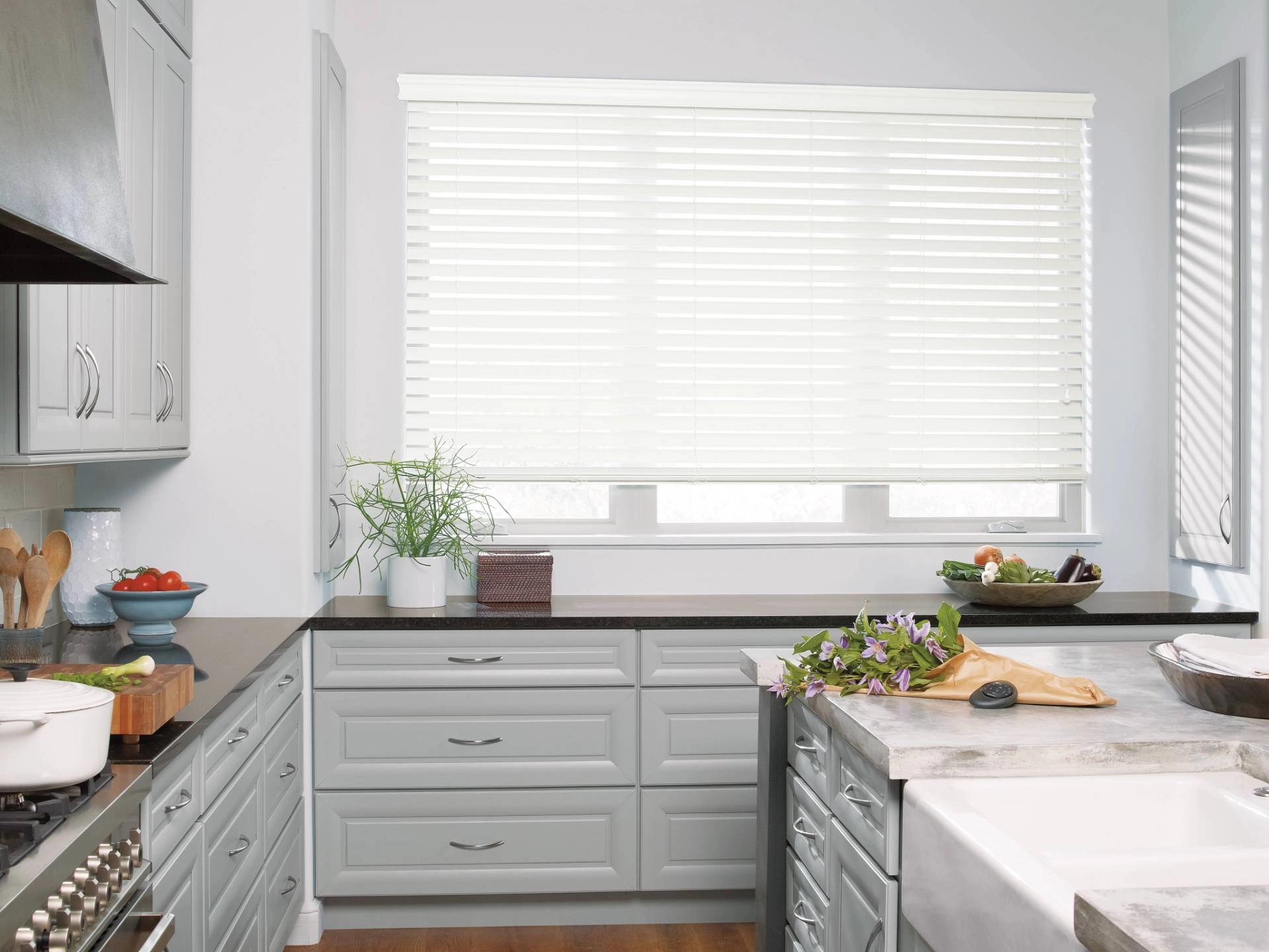 photo: 10041152-banner-how-to-clean-faux-wood-blinds.jpg