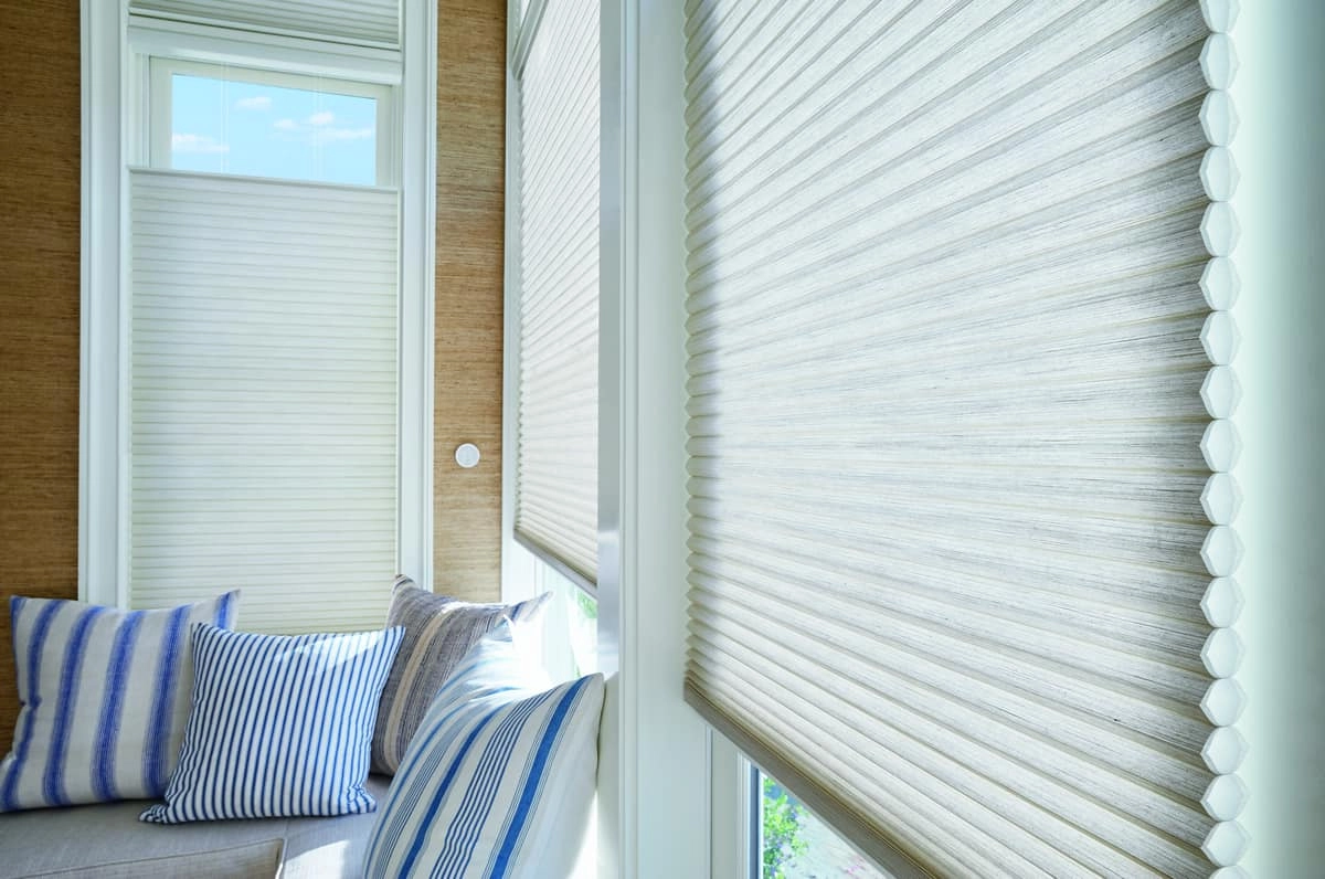 photo: 10184398-banner-best-blackout-shades-for-homes.jpg