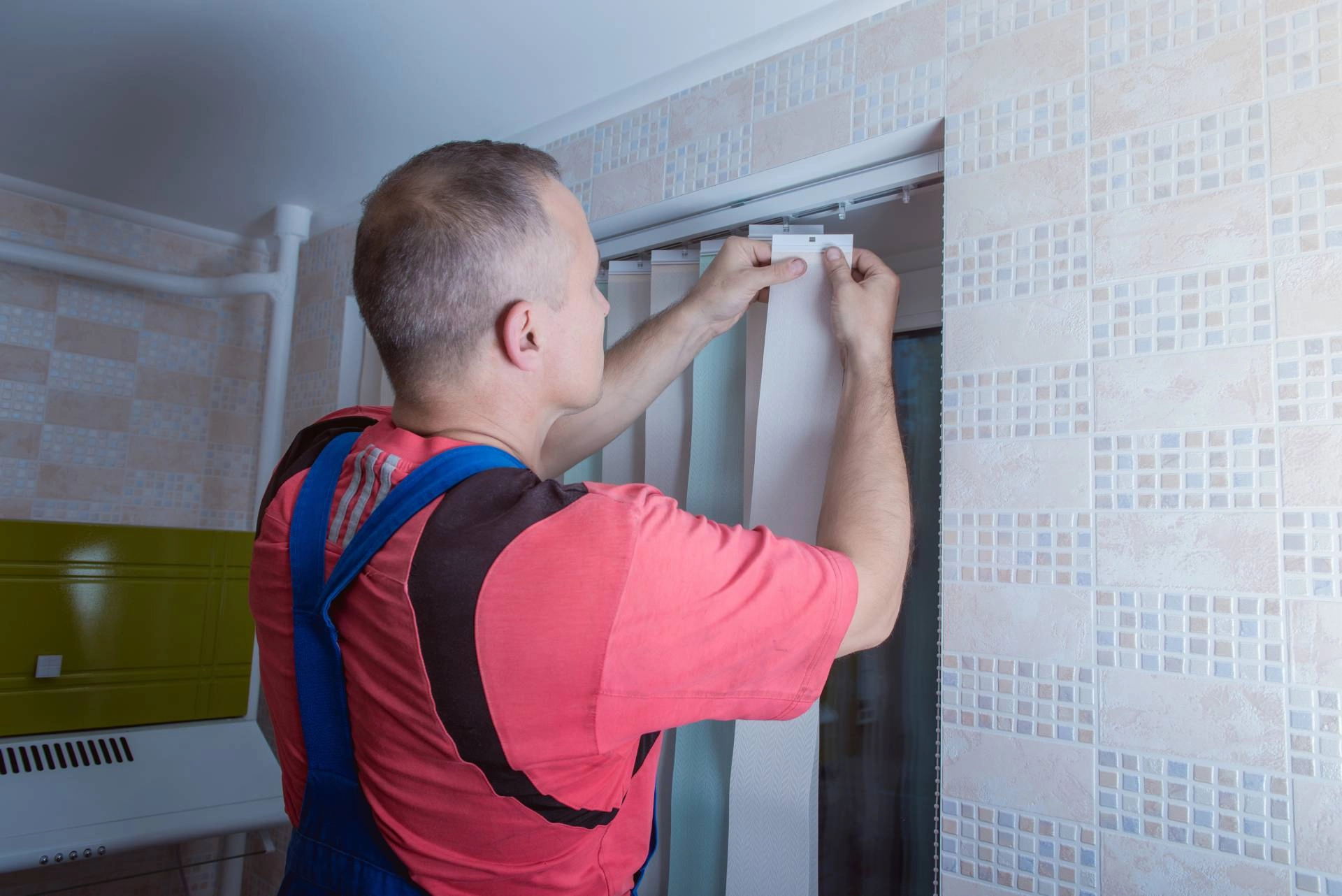 photo: 10184398-banner-knowing-when-to-repair-or-replace-your-window-treatments.jpg