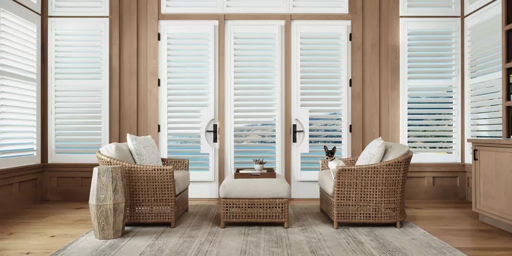 photo: palm-beach-polysatin-bright-white-46648394-sign-3:horizontal-md