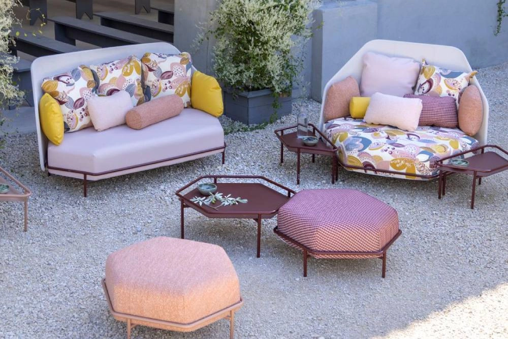 photo: 10028123-tile-outdoor-sofas-and-seating-from-the-hive.jpg