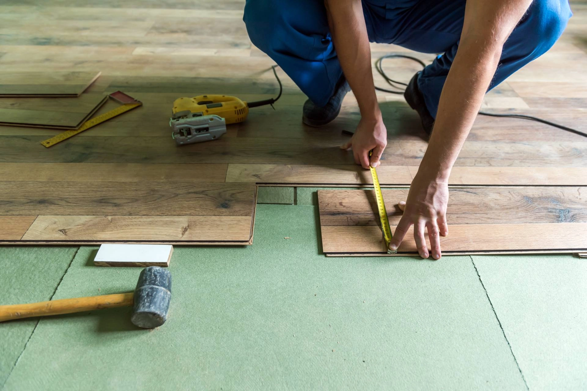 photo: 1101901-banner-the-pros-and-cons-of-floating-hardwood-flooring.jpg