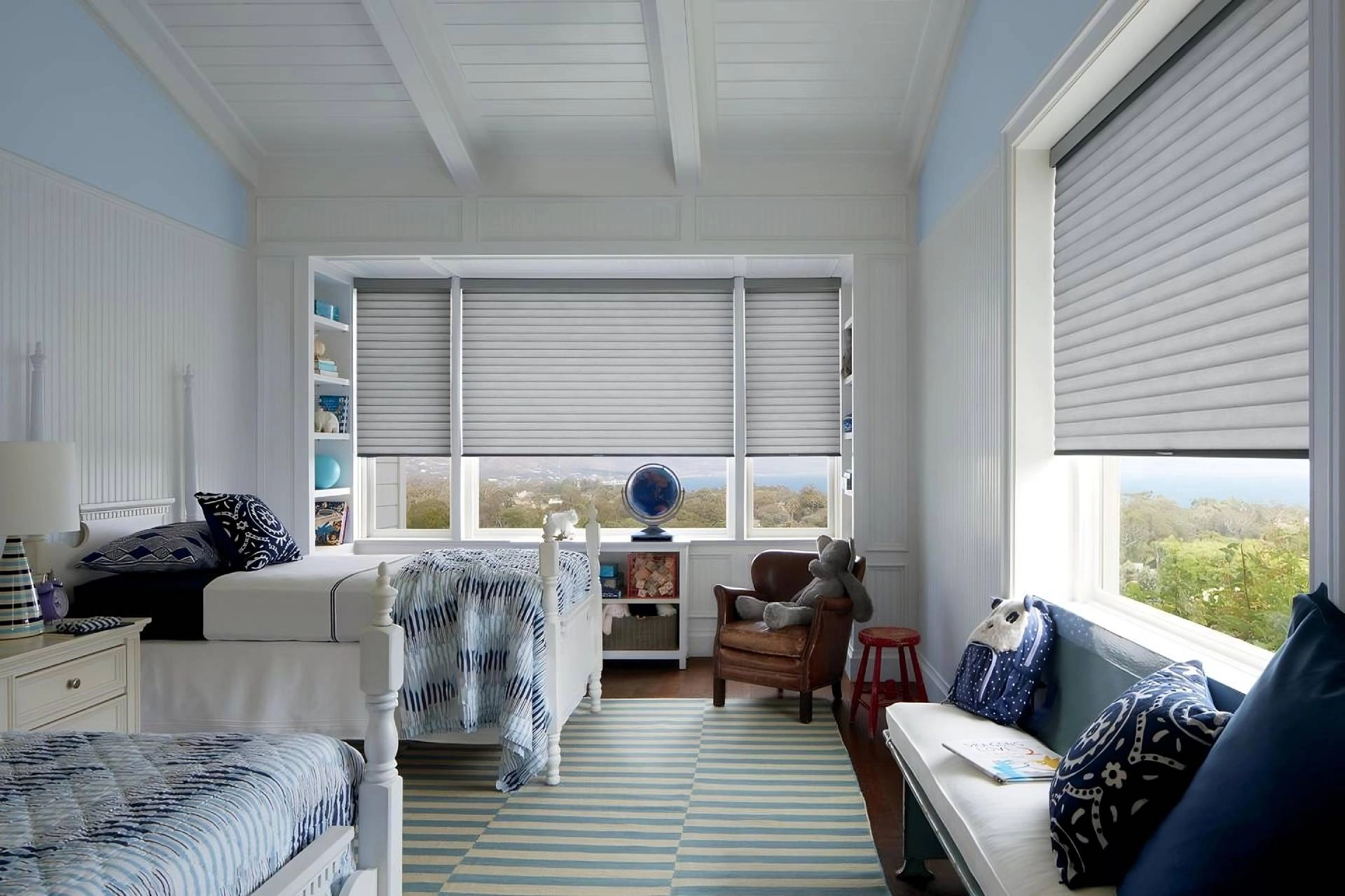 photo: 10027431-banner-the-benefits-of-hunter-douglas-sonnette-cellular-roller-shades.jpg