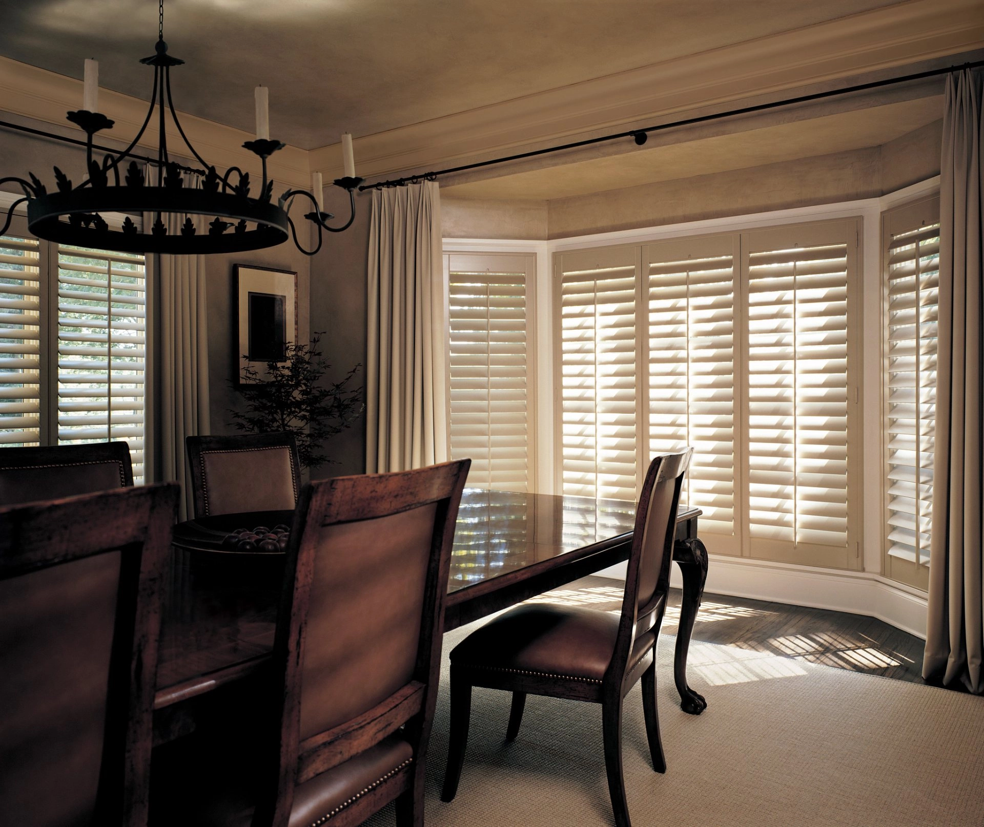 Hunter Douglas Heritance® Wood Shutters, Interior Shutters, Indoor Window Shutters near Anaheim, California (CA)