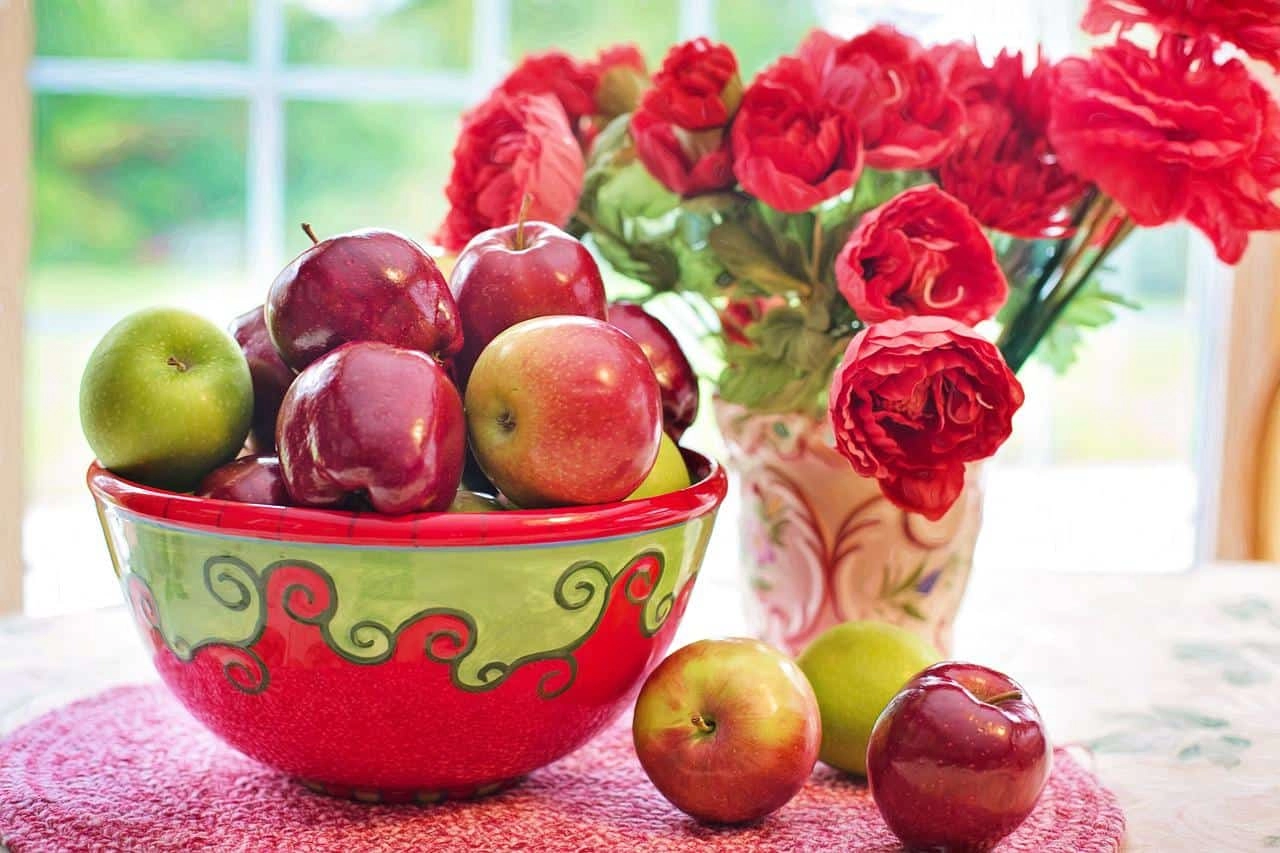 photo: 10027382-banner-accessorize-your-home-for-the-summer.jpg