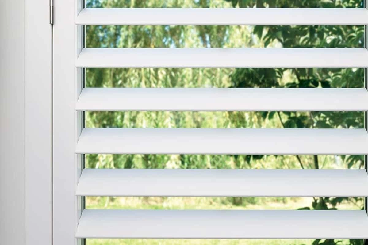 photo: 10184398-banner-benefits-of-new-window-treatments.jpg