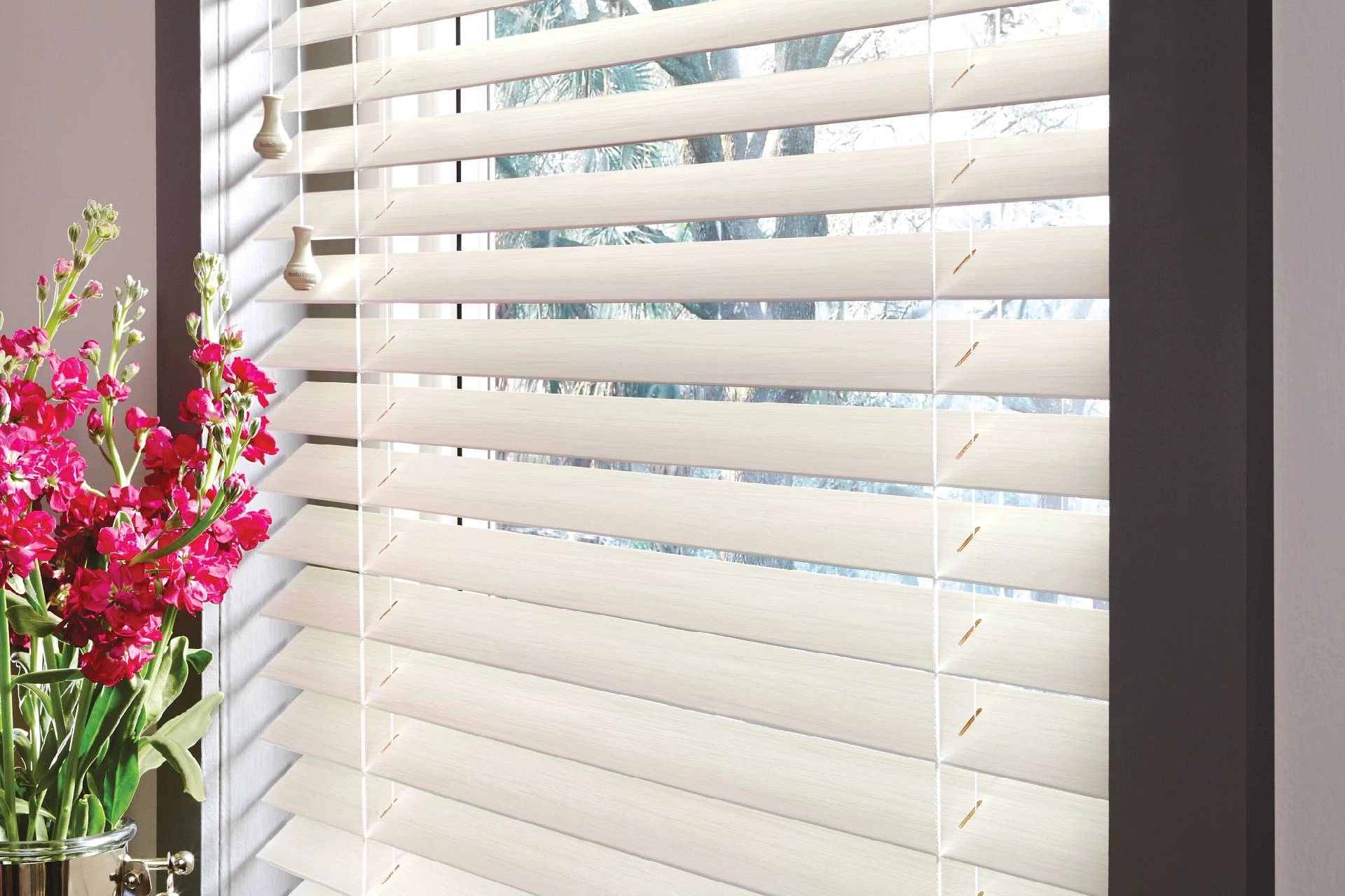 photo: 10043002-banner-how-to-choose-blinds-for-a-spring-renewal.jpg