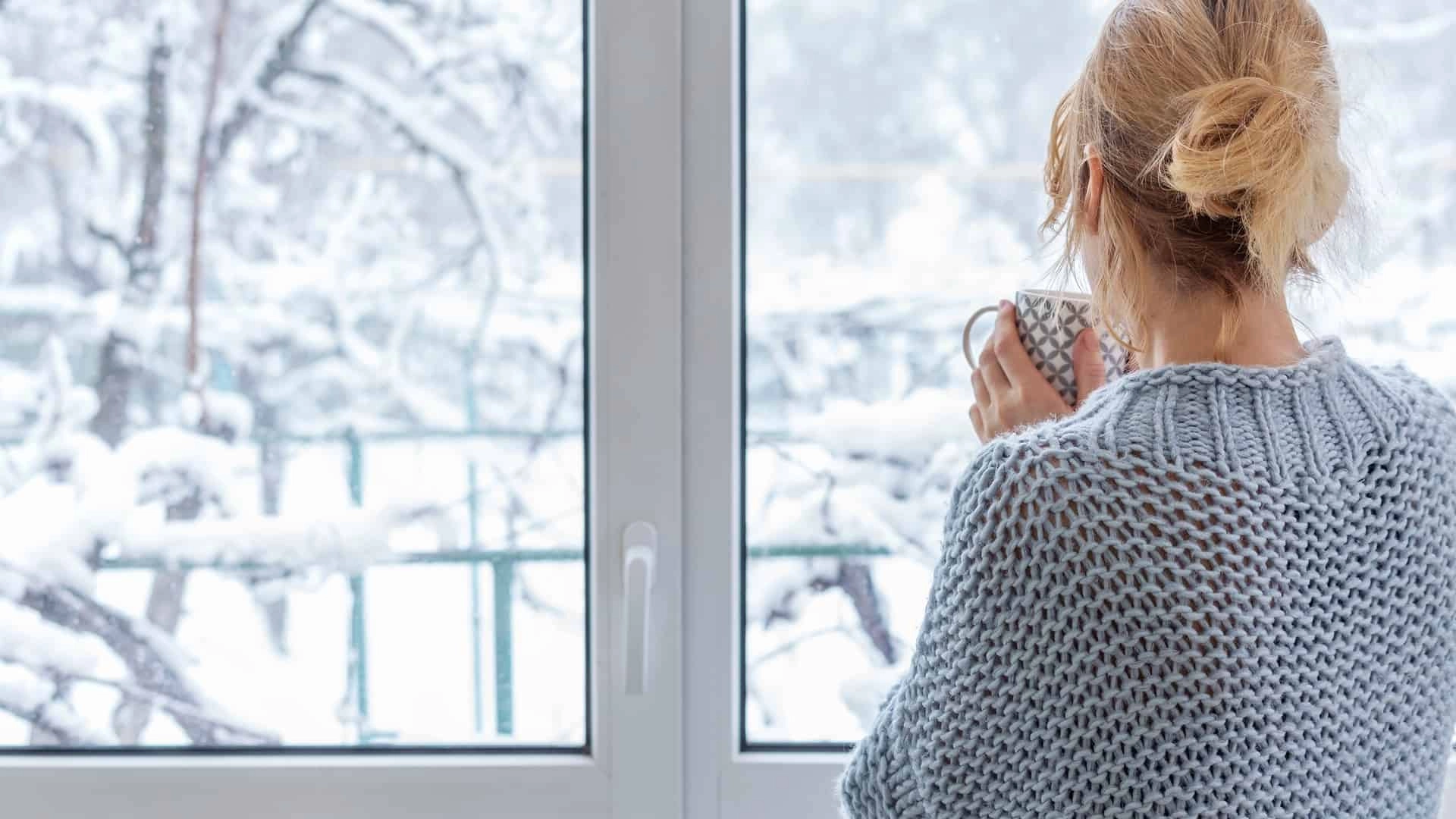 photo: 10180052-banner-get-cozy-this-winter-with-energy-efficient-window-coverings.jpg
