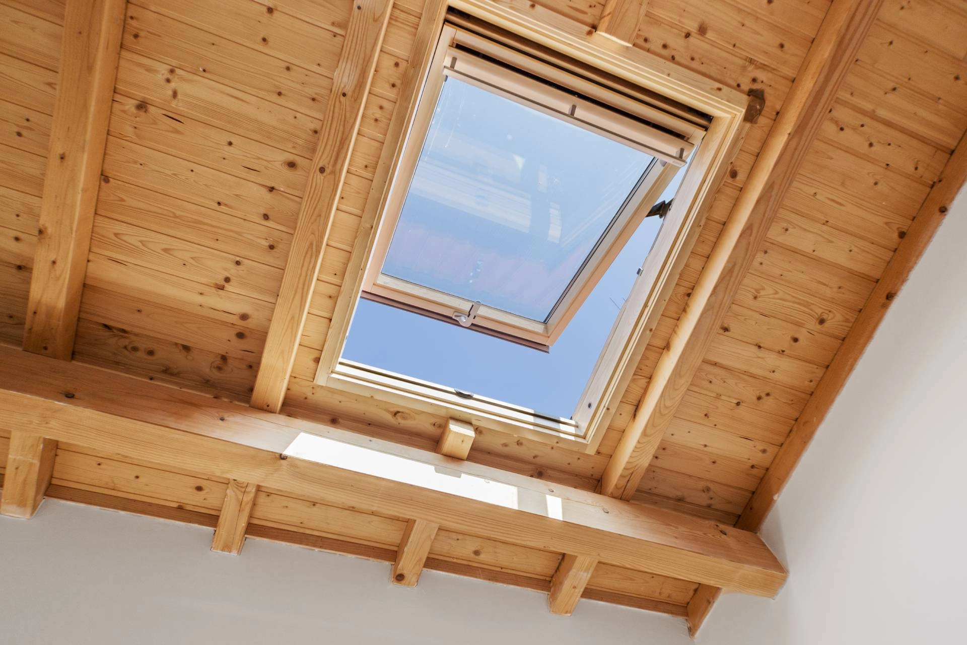 photo: 10043772-banner-maximizing-the-use-of-your-skylights.jpg
