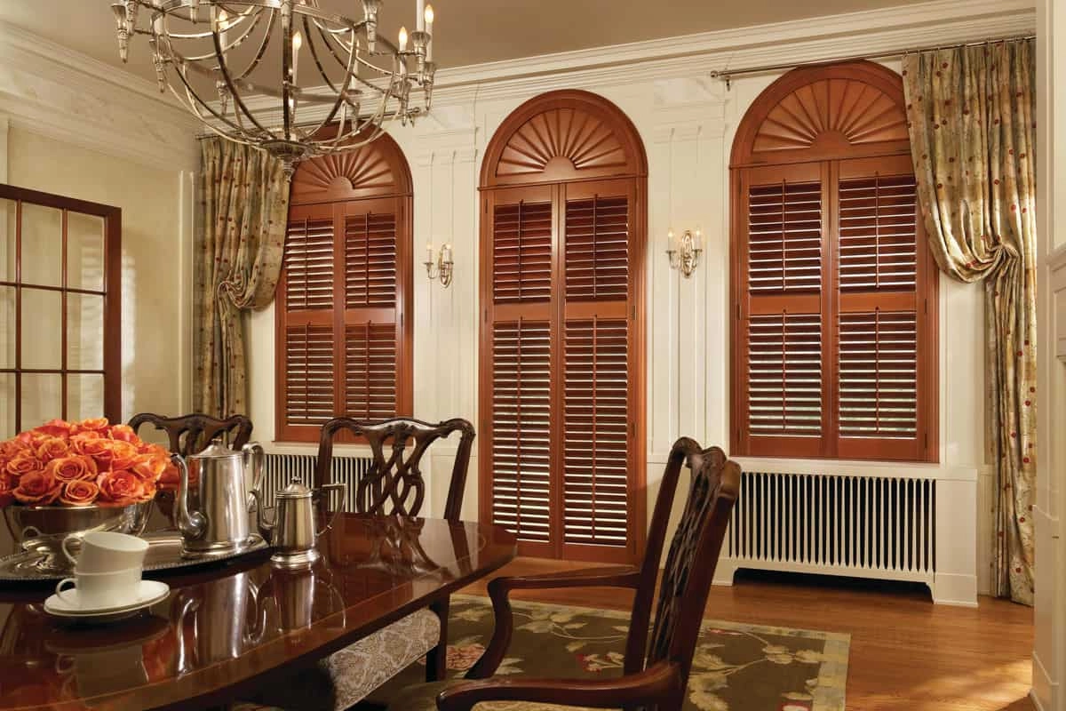 photo: 10173500-banner-top-things-to-know-about-interior-shutters.jpg