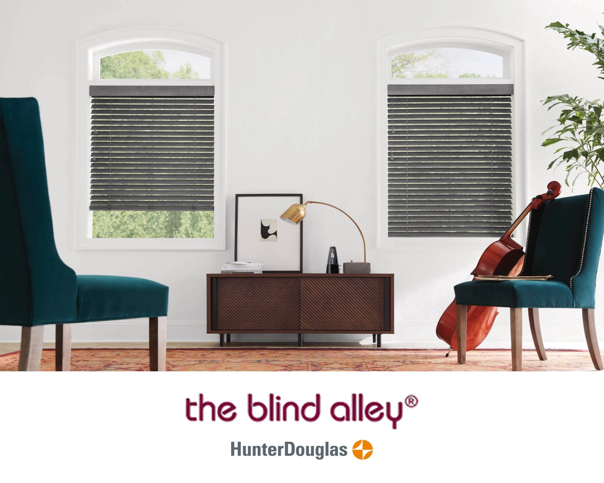 Hunter Douglas Parkland® Wood Blinds near Bellevue, Washington