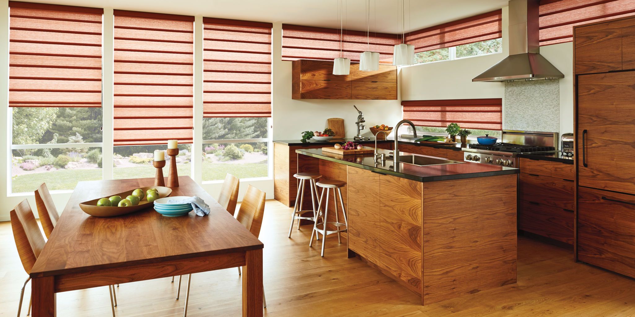 photo: vignette-jewelstone-carnelian-38778002-2:horizontal-lg