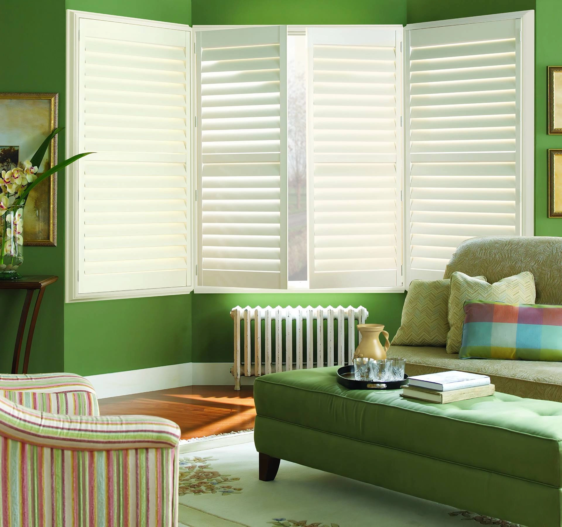 photo: 10177932-banner-choosing-new-shutters-for-your-windows.jpg