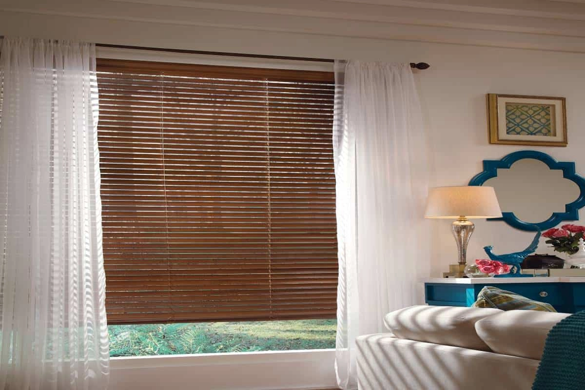photo: 10023885-banner-benefits-of-wood-blinds-for-homes.jpg