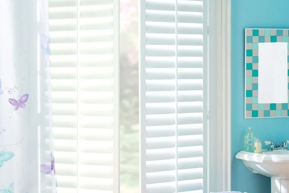 photo: 10028746-banner-the-top-three-window-treatments-for-your-bathroom.jpg