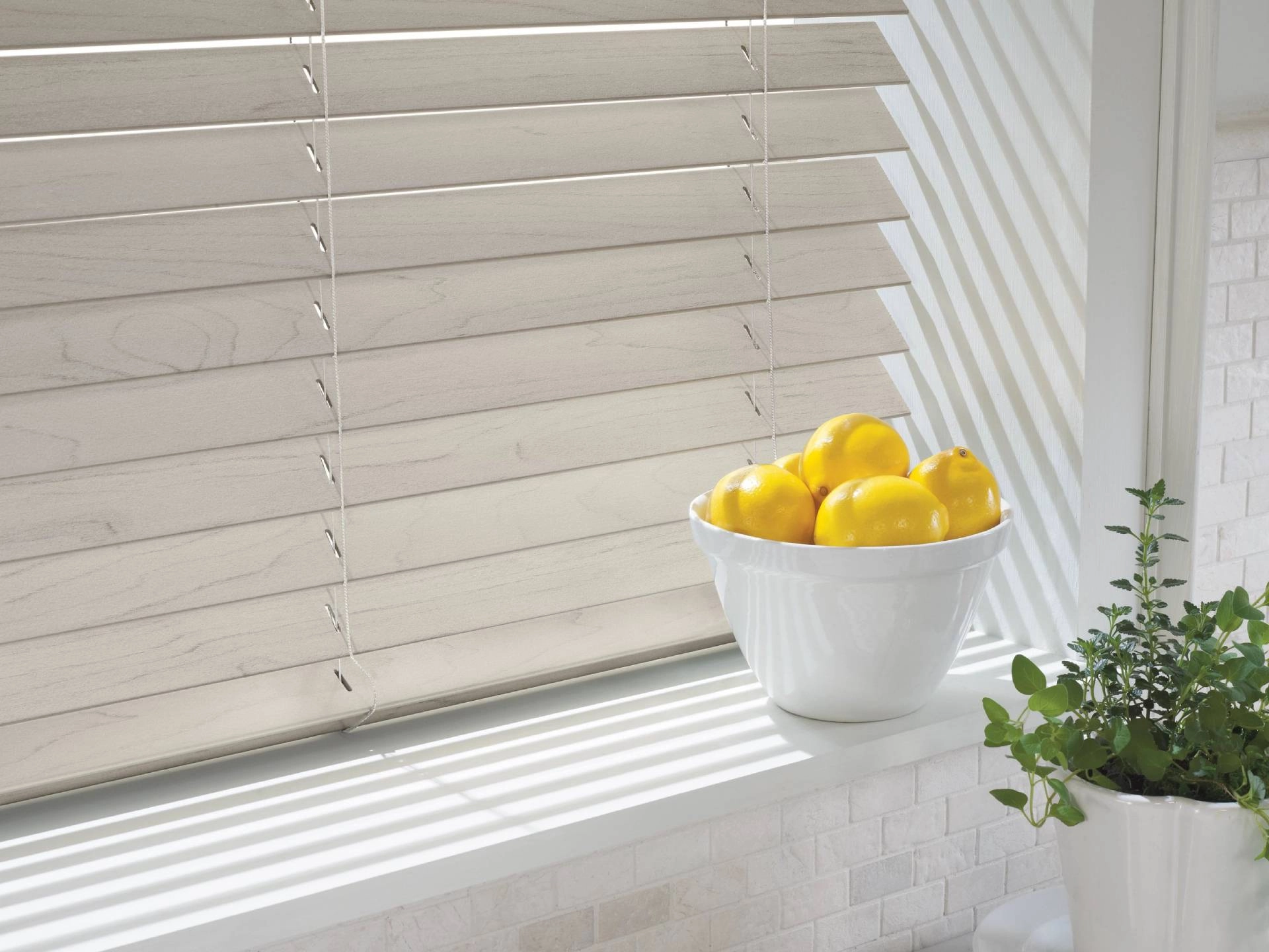 Hunter Douglas EverWood® Faux Wood Blinds near Barrington, (IL)