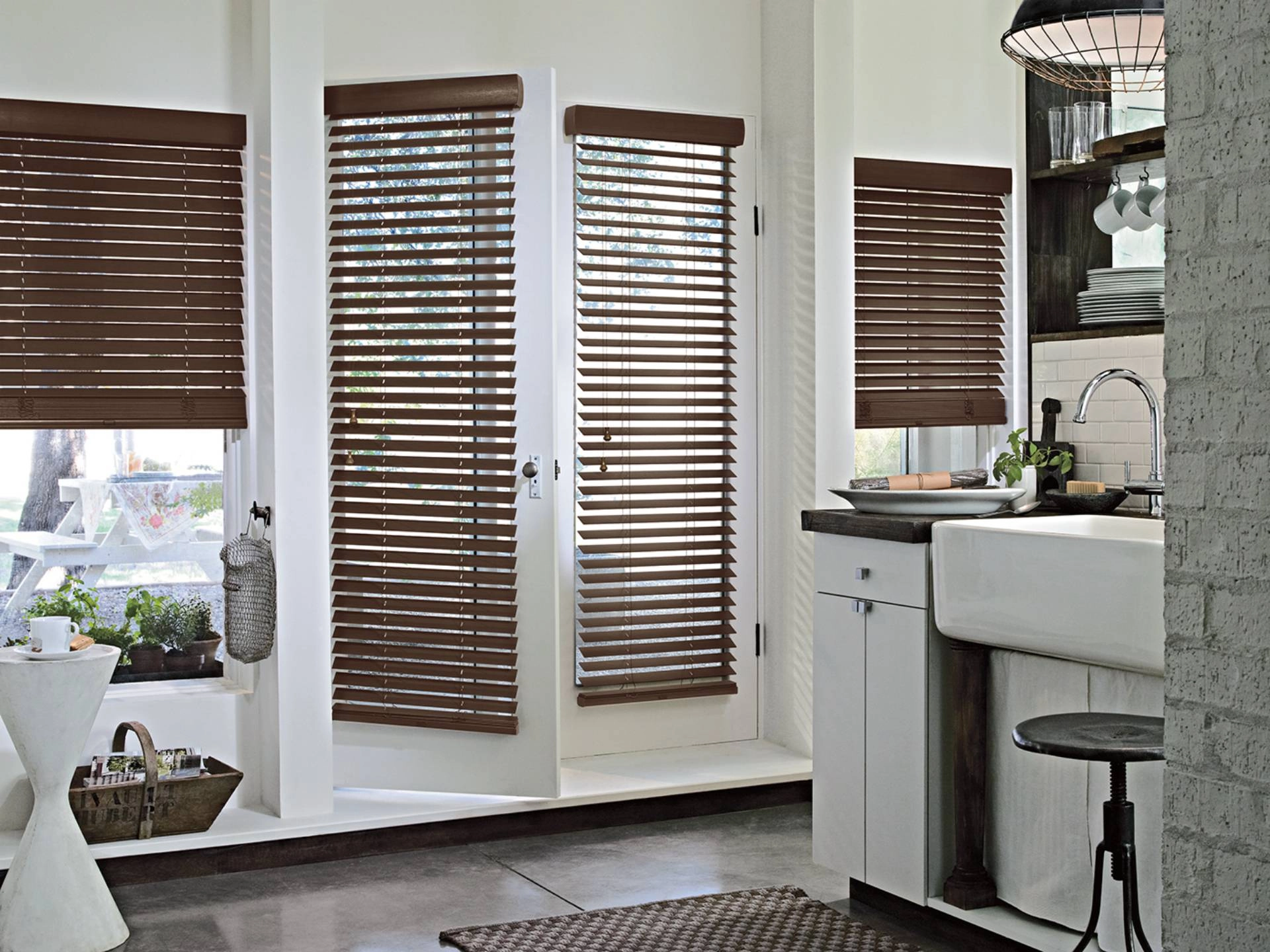 photo: 10038294-banner-engage-your-entryways-with-sidelight-blinds.jpg