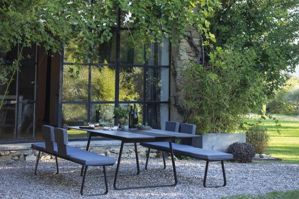photo: 10028123-tile-a-dining-set-from-the-extrados.jpg