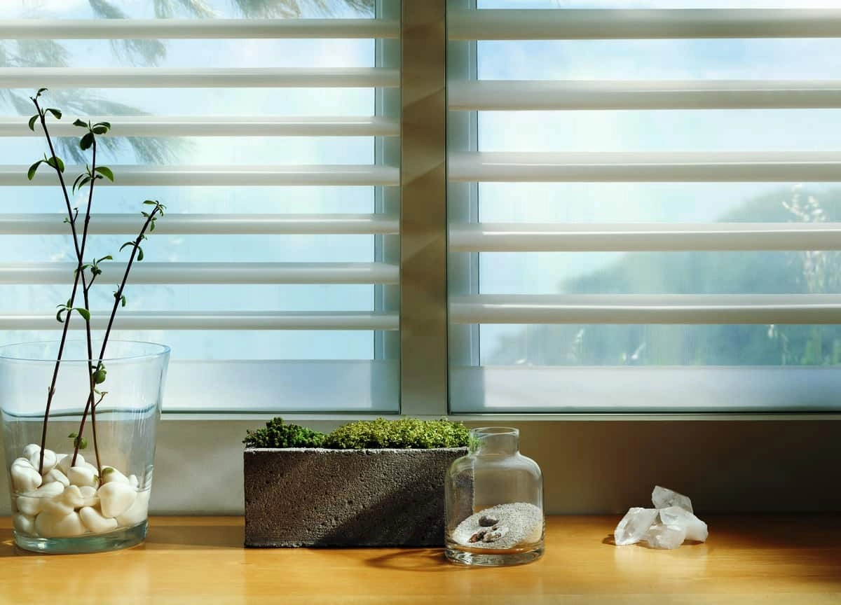 photo: 10038294-banner-the-right-living-room-window-treatments.jpg