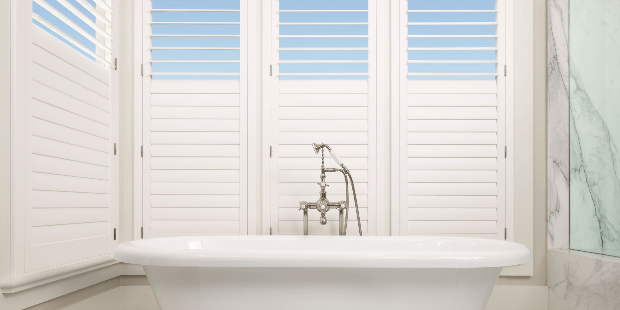 photo: palm-beach-polysatin-bright-white-46649358-3:horizontal-lg