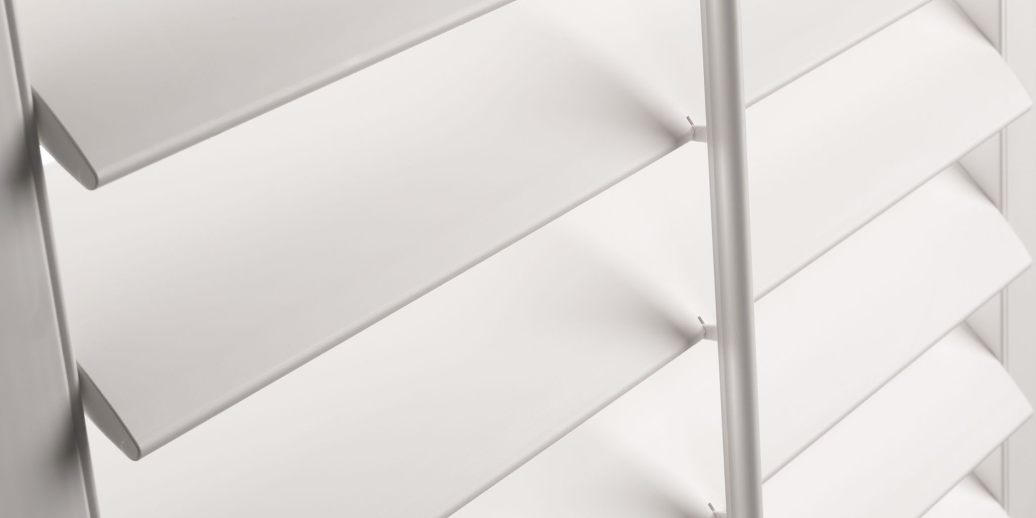 photo: palm-beach-polysatin-white-silk-38775255-3:horizontal-lg