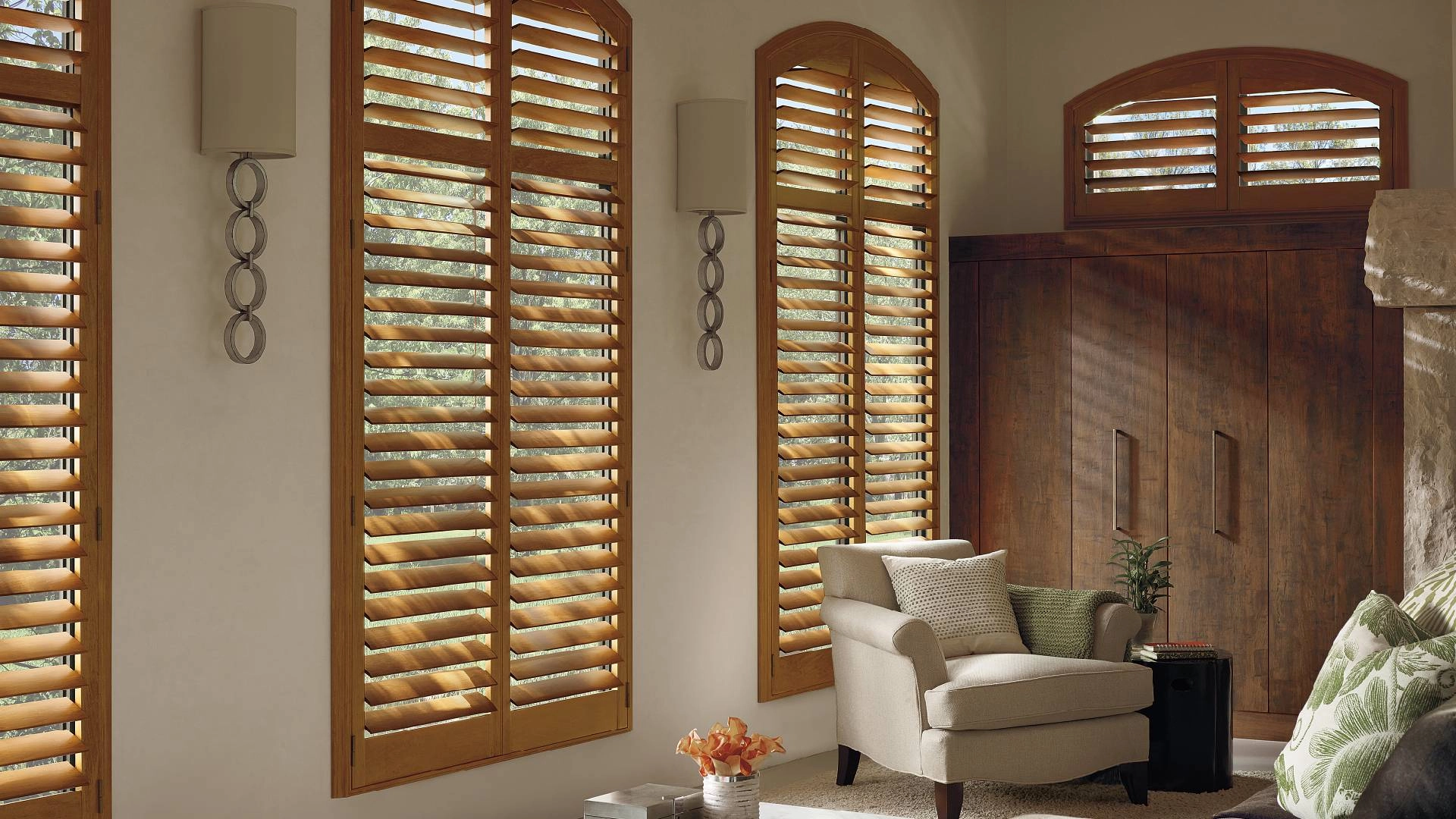 photo: 10038294-banner-what-are-the-best-window-treatments-for-arches.jpg