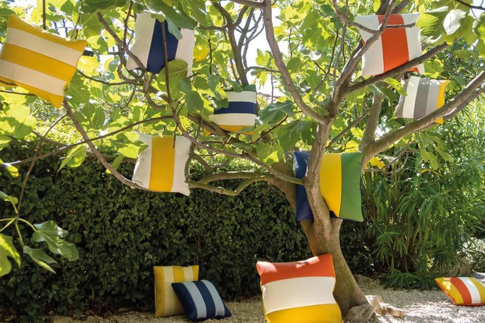 photo: 10028123-tile-multicolor-cushion-pillows-from-the-accessories.jpg