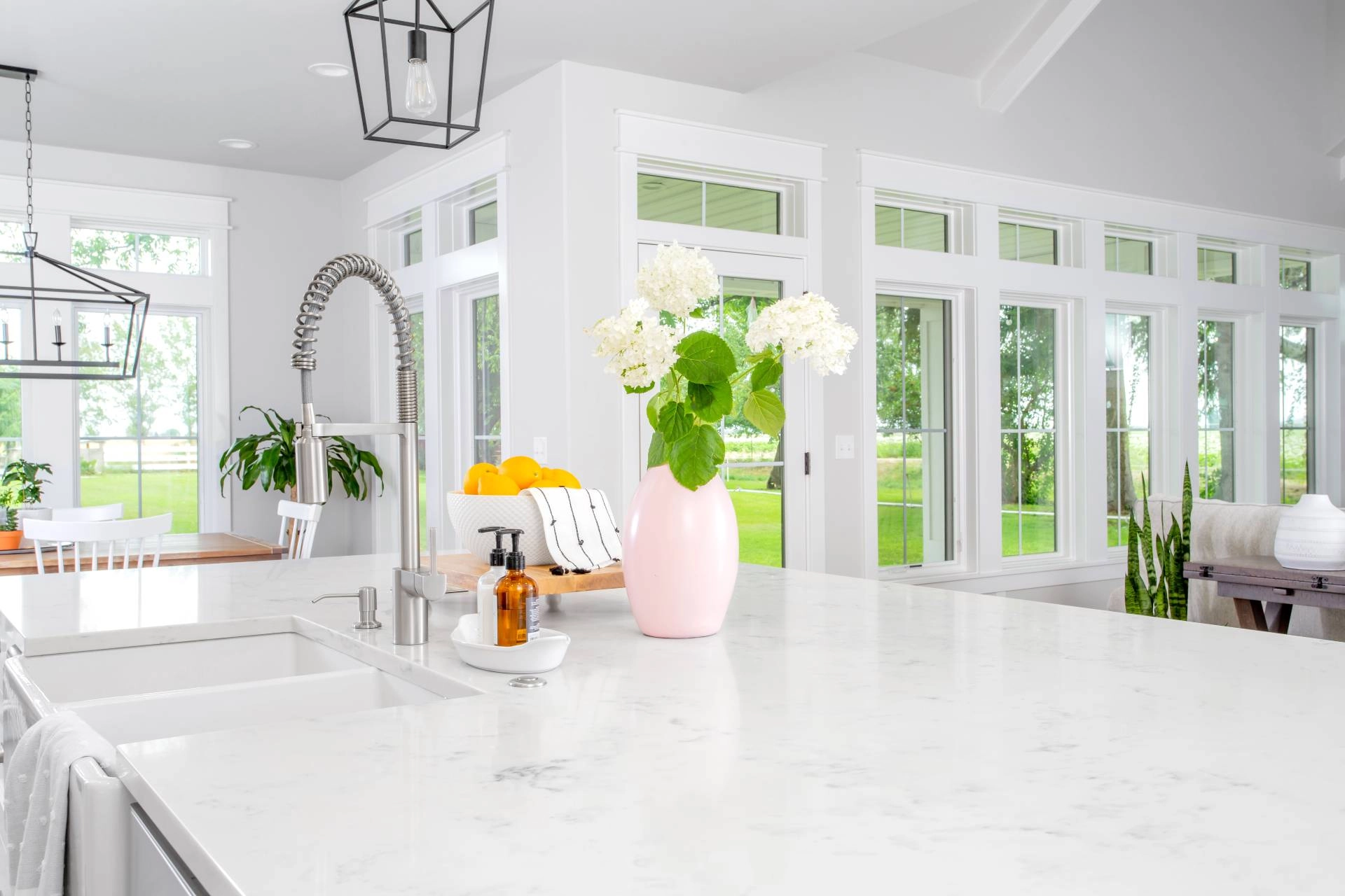 A modern kitchen with several transom windows near Youngstown, Ohio
