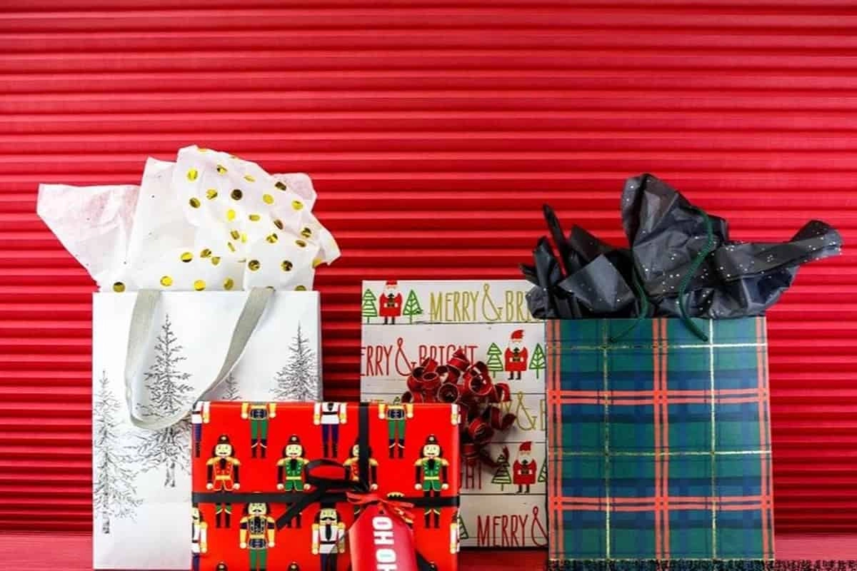 photo: 10031071-banner-get-the-energy-efficiency-you-deserve-this-holiday-season.jpg